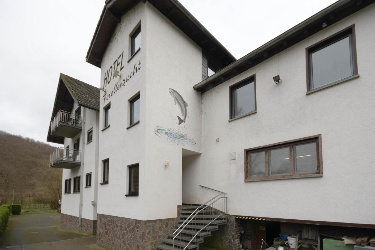 Zimmer Ohne Fruehstueck In Der Forellenzucht Burgen  Luaran gambar
