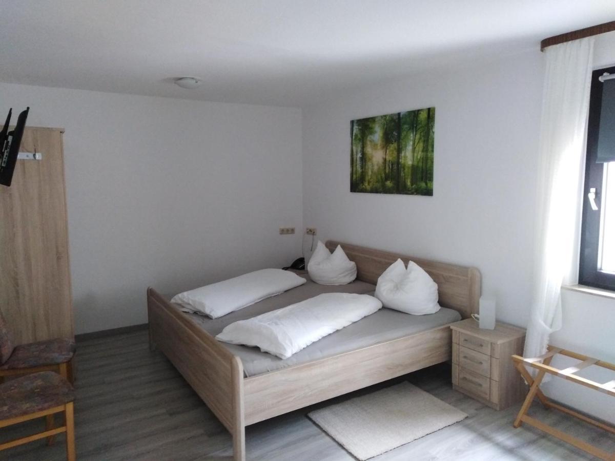 Zimmer Ohne Fruehstueck In Der Forellenzucht Burgen  Luaran gambar