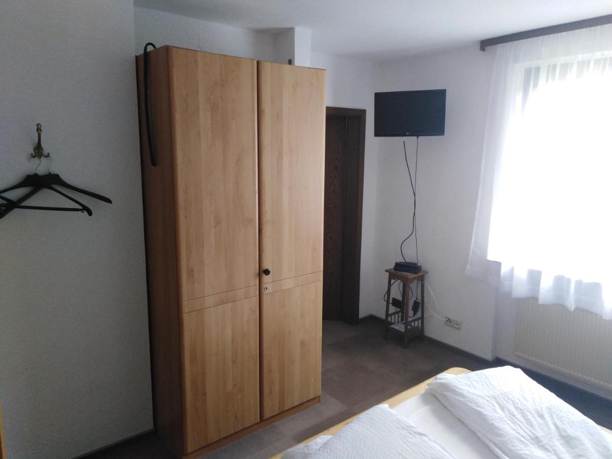 Zimmer Ohne Fruehstueck In Der Forellenzucht Burgen  Luaran gambar