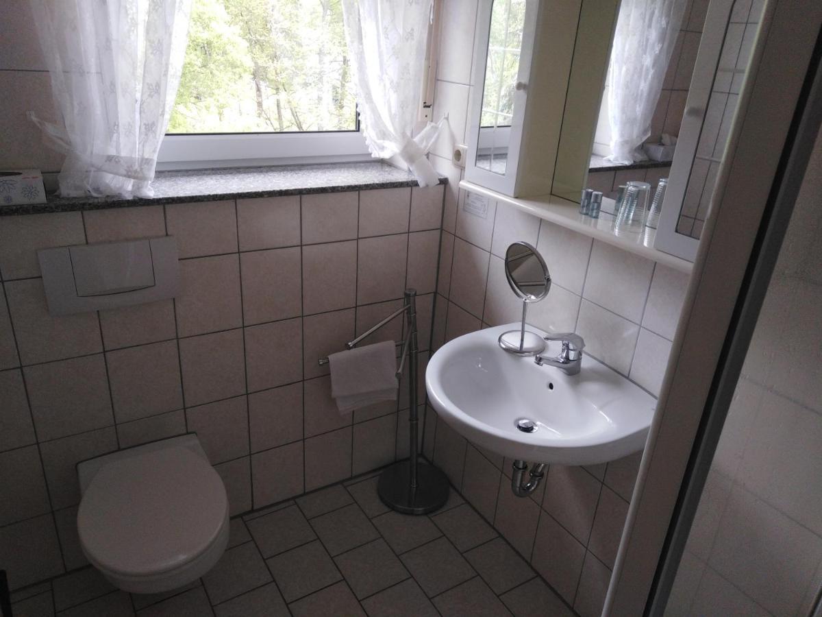 Zimmer Ohne Fruehstueck In Der Forellenzucht Burgen  Luaran gambar