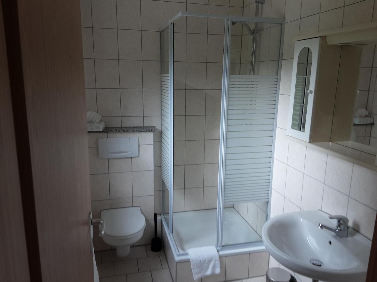 Zimmer Ohne Fruehstueck In Der Forellenzucht Burgen  Luaran gambar